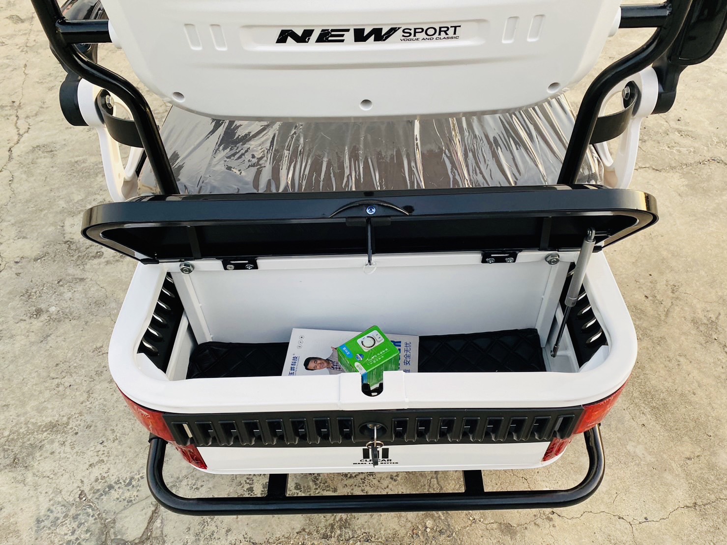 รถกอล์ฟไฟฟ้า 4 ล้อ 4 ที่นั่ง รุ่น M-04 ขับแบบพวงมาลัย