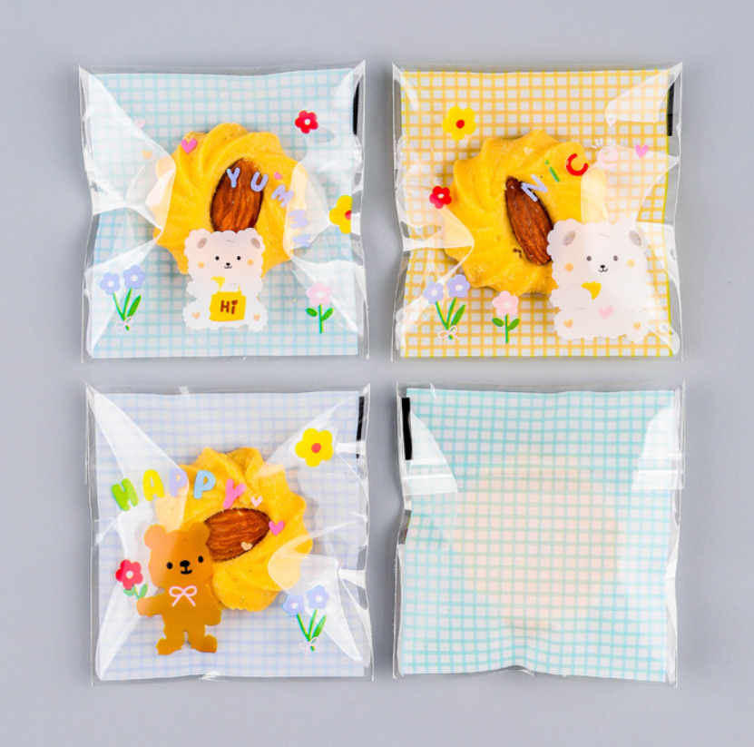 ถุงคุ๊กกี้ ฝากาว ขนาด 7x7 ซม.(ลายพิเศษสุด) จำนวน 95-100 ชิ้นต่อแพ็ค