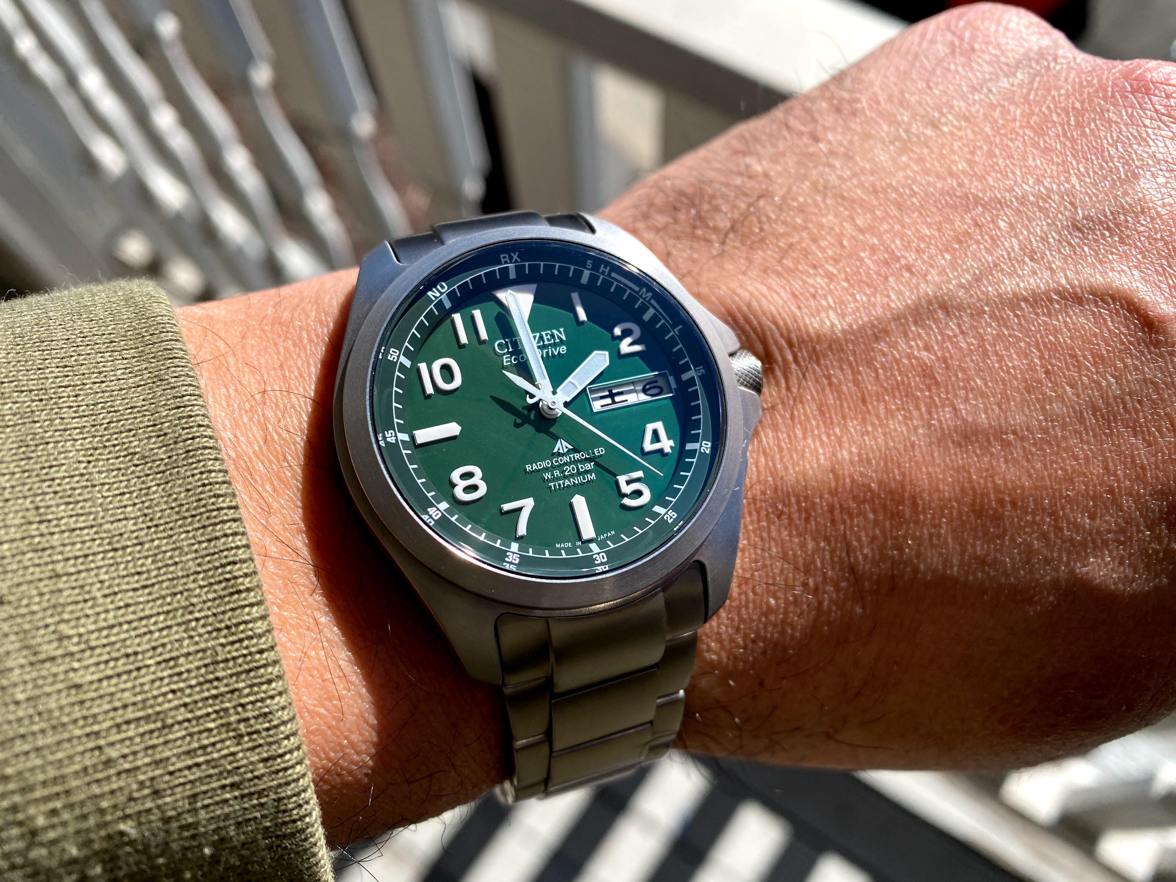 Citizen PMD56-2951 นาฬิกาผู้ชาย Eco-Drive Promaster Land Radio Controlled Titanium Made in Japan Men's Watch