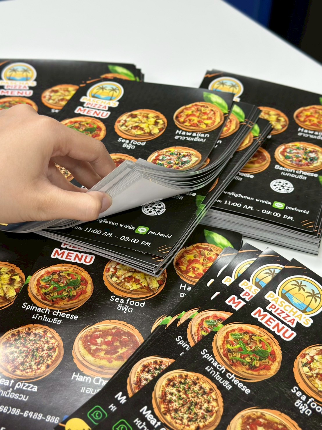 ผลงานพิมพ์ใบปลิว