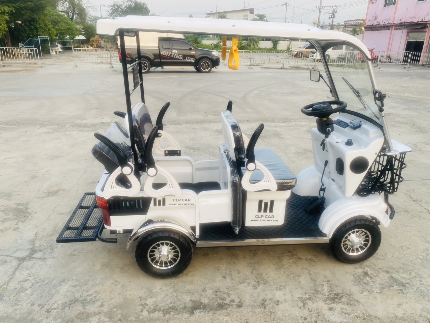 รถกอล์ฟไฟฟ้า 4 ล้อ 6 ที่นั่ง รุ่น M-04T ขับแบบพวงมาลัย