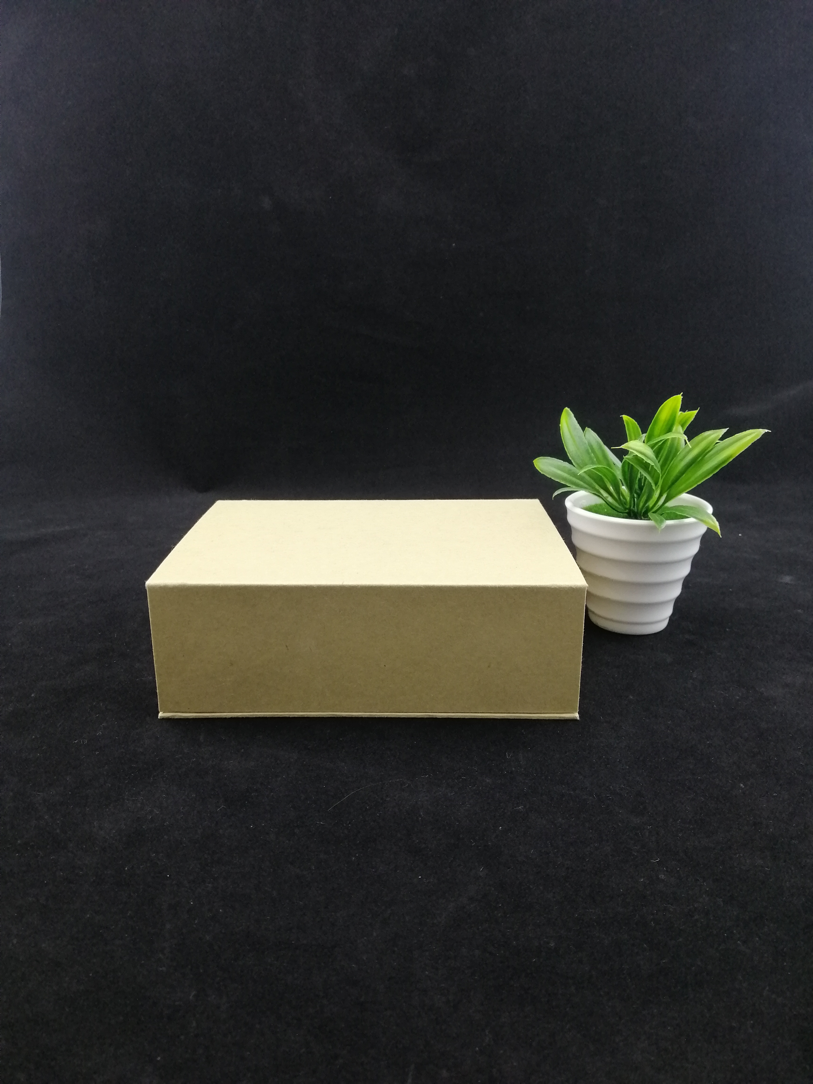 RD120 กล่องจั่วปัง ทรงฝาเปิดแม่เหล็ก ขนาด 11 x 15 x 5.5 ซม.
