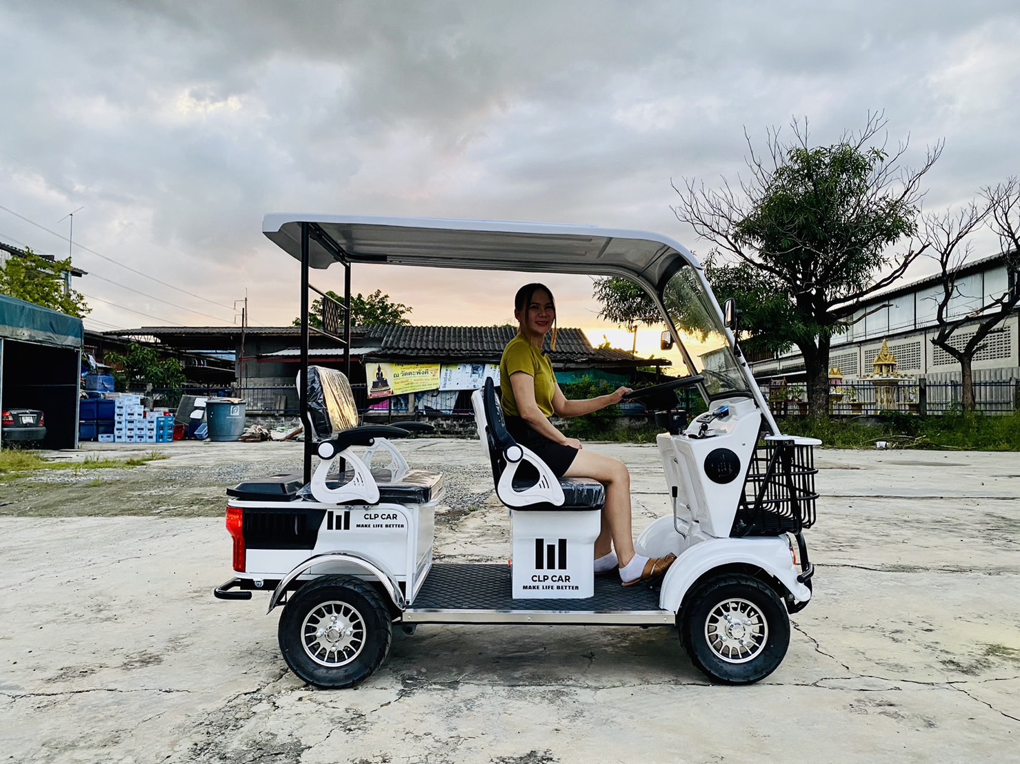 รถกอล์ฟไฟฟ้า 4 ล้อ 4 ที่นั่ง รุ่น M-04 ขับแบบพวงมาลัย