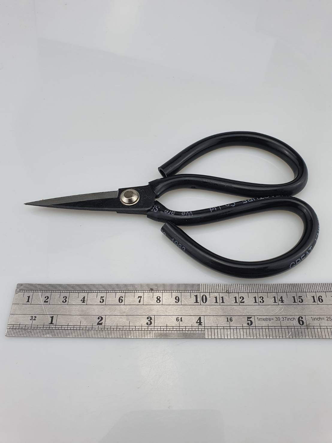 กรรไกรเจาะกระเป๋า ขนาด 7 นิ้ว กรรไกรปลายแหลมอย่างดี น้ำหนักเบาเพียง 125 กรัมเท่านั้น