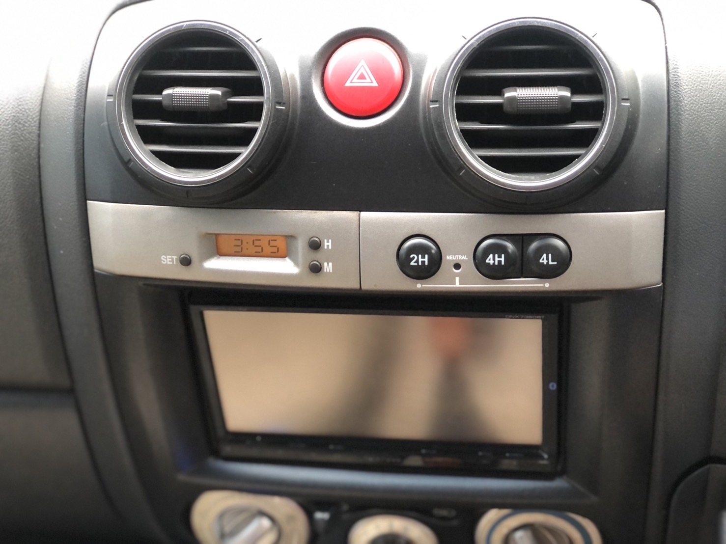 ISUZU DMAX Super Platinum Cab4 3.0LS VGS Turbo 4WD MT 2011