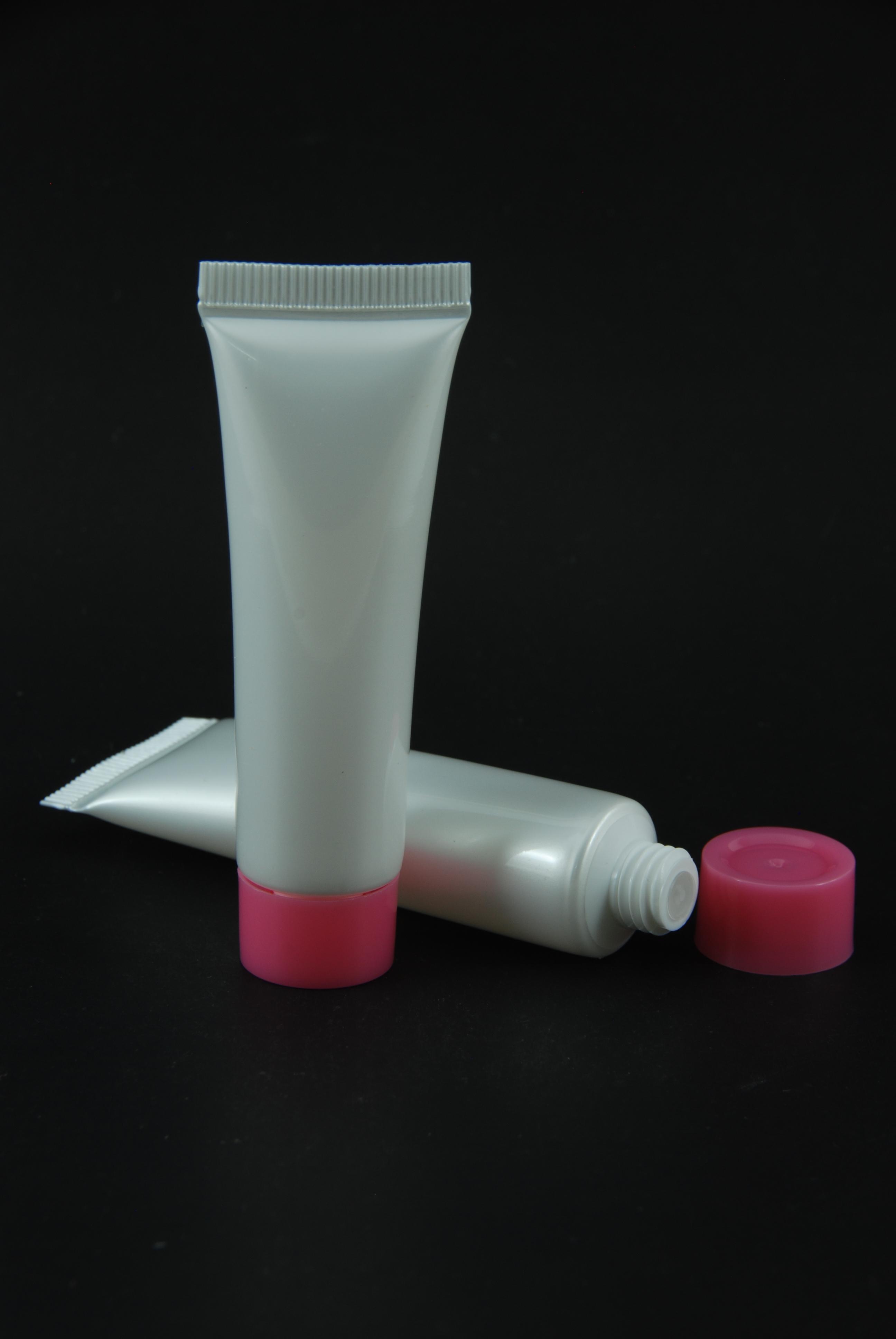 หลอดโฟม 10 กรัม สี ขาว (เคลือบเงา) แพคละ 10 ใบ