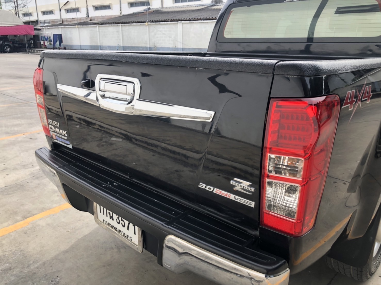 Isuzu Dmax Vcross 3.0Z Pretige Vgs Turbo Cab4 MT 2012