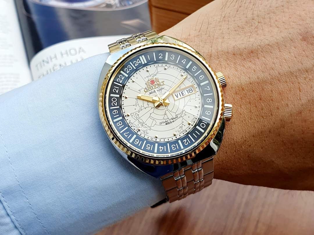 Orient RA-AA0E01S19B นาฬิกาผู้ชาย World Map Revival Automatic Men's Watch