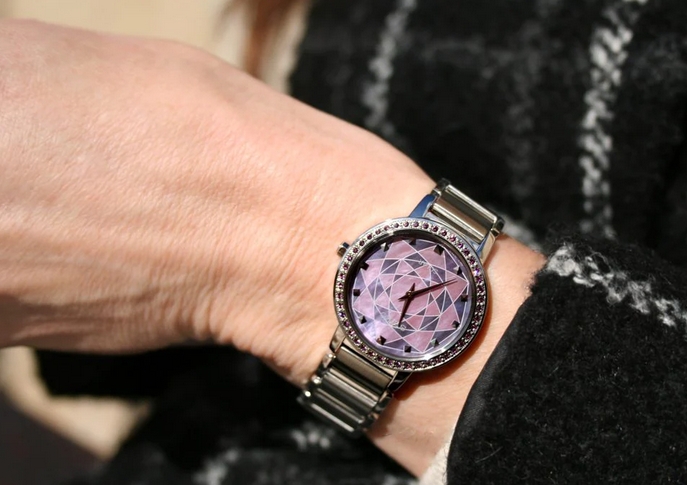 Seiko SUP453P1 นาฬิกาผู้หญิง Solar Women's Watch