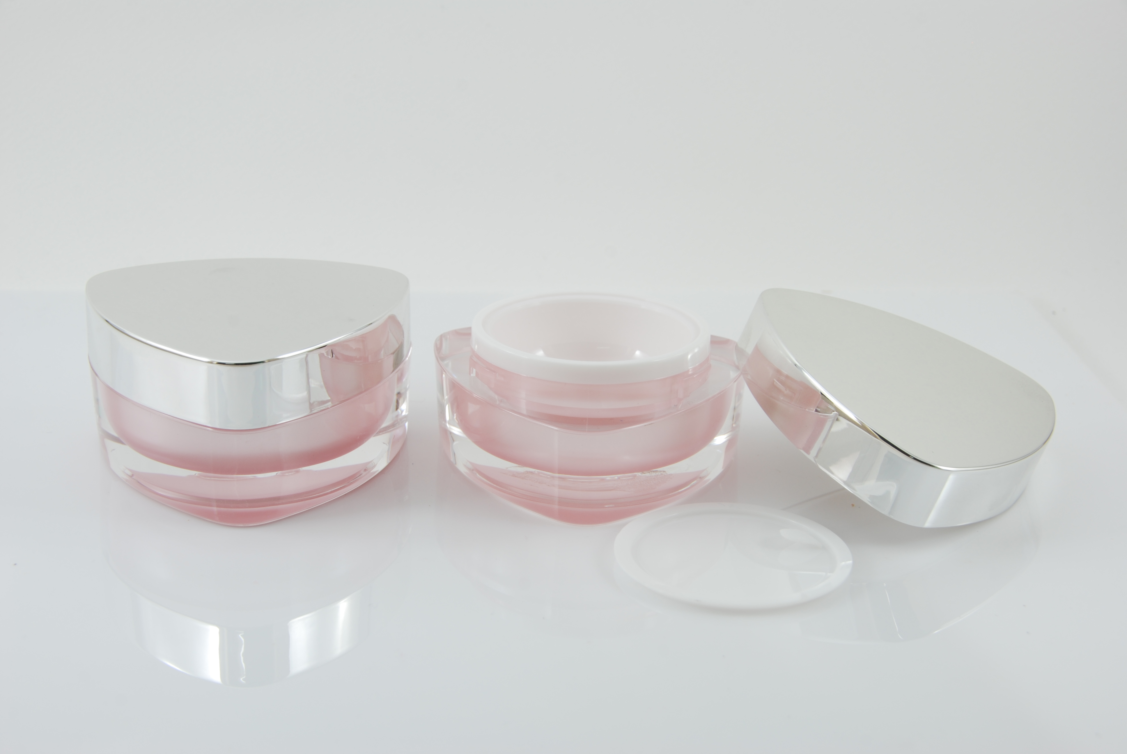 กระปุก KA57 ขนาด 15 กรัม สีชมพูฝาสีเงิน แพคละ 4 ชิ้น