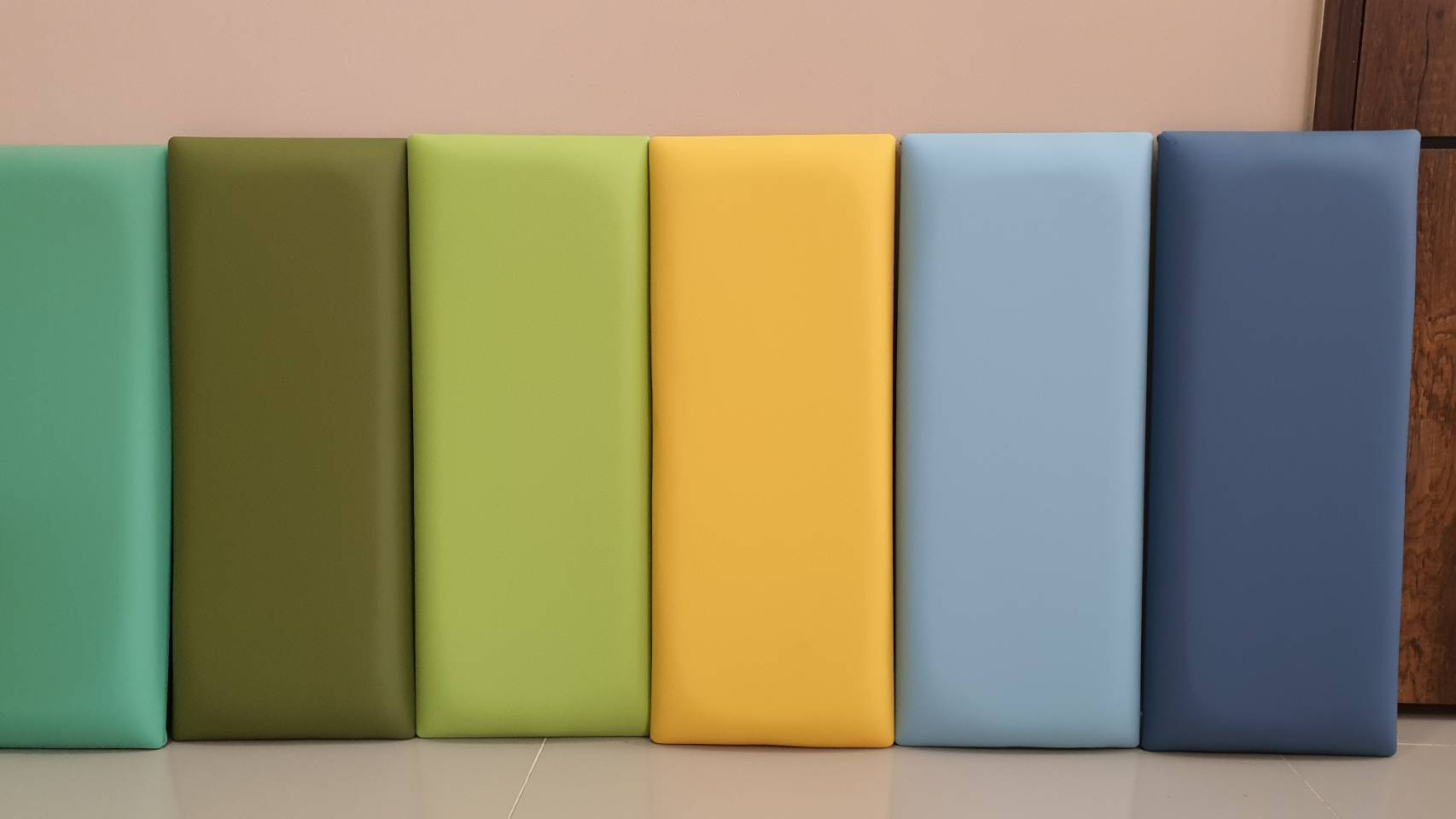 บุผนังกันกระแทก สีพื้น ขนาด 20x50 ซม. หนา 3.3 ซม.