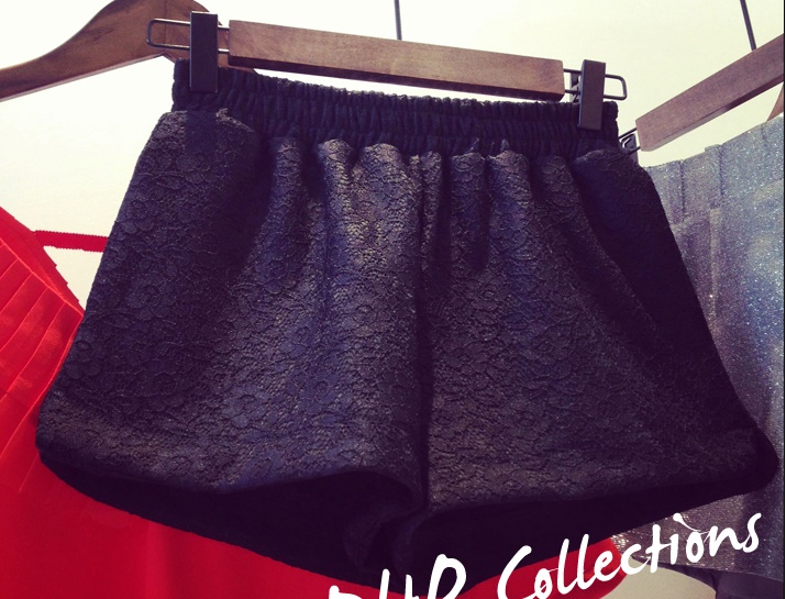 กางเกง กระโปรงแฟชั่นผู้หญิง : กางเกงขาสั้นสีดำ แต่งลายผ้า น่ารักมากๆจ้า