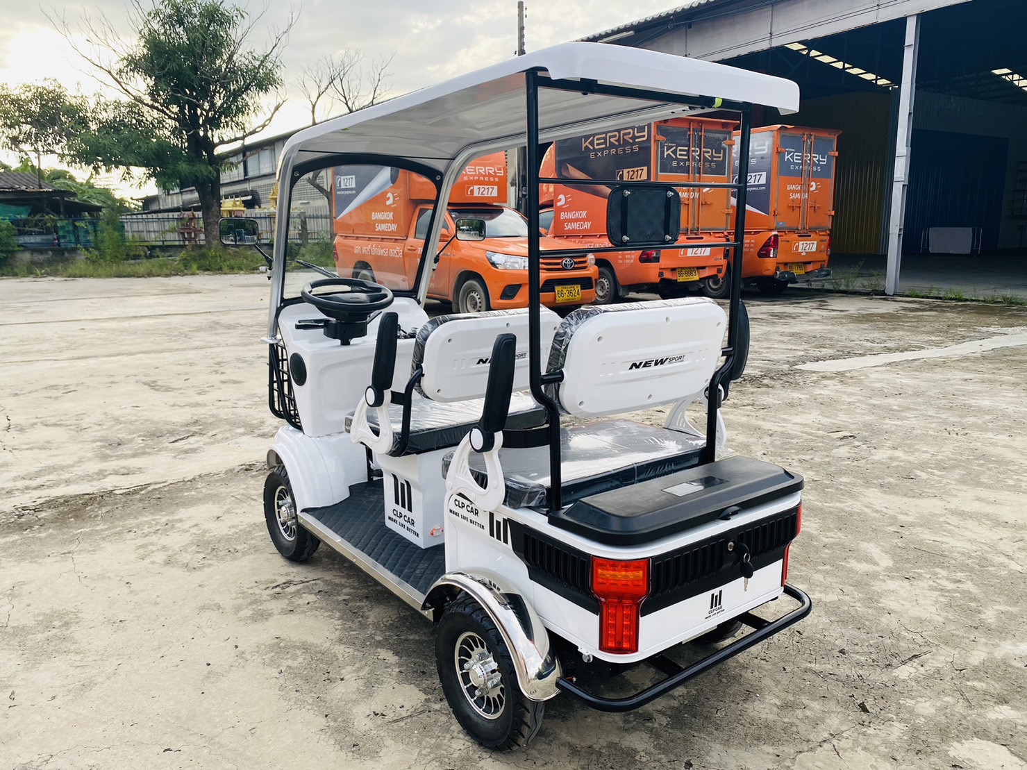 รถกอล์ฟไฟฟ้า 4 ล้อ 4 ที่นั่ง รุ่น M-04 ขับแบบพวงมาลัย