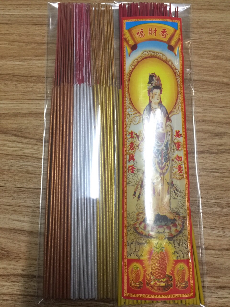 ธูปแหนบสามกษัตร(สีละ 18 ดอก)