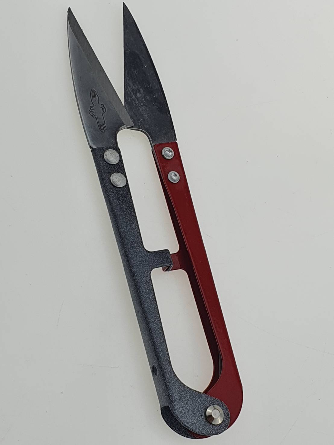 กรรไกรตัดด้าย กรรไกรก้ามปู กรรไกรขลิบด้ายกรรไกรสำหรับช่างเย็บผ้า และงาน DIY คมและใช้งานสะดวก