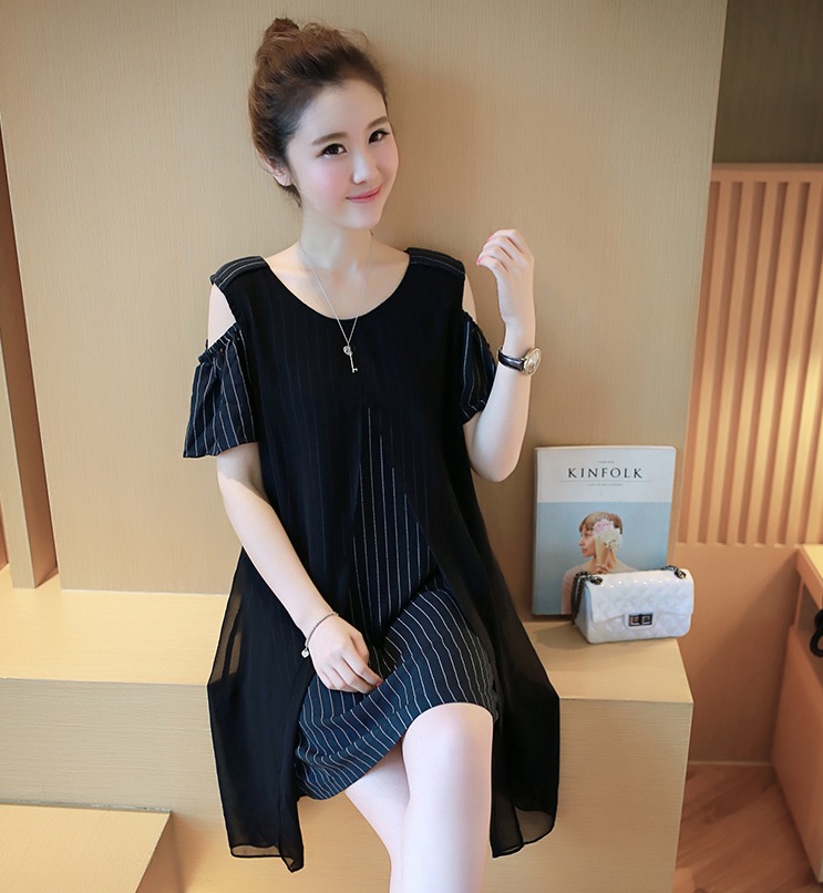 ชุดคลุมท้อง เปิดใหล่ สีดำลายตรง คลุมด้วยผ้าตาข่ายซีทรู L,XL,XXL