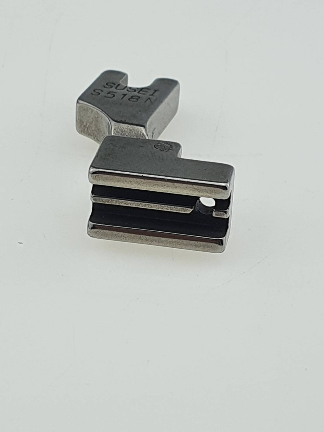 ตีนผีเย็บซิปซ่อน SUSEI S518Nสำหรับจักรอุตสาหกรรมเข็มเดี่ยว