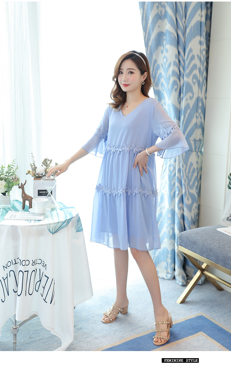 เดรสคลุมท้องสไตล์เกาหลี ผ้าชีฟอง มีซับใน ประดับดอกไม้รอบชุด น่ารักมากค่ะ M L XL,XXL