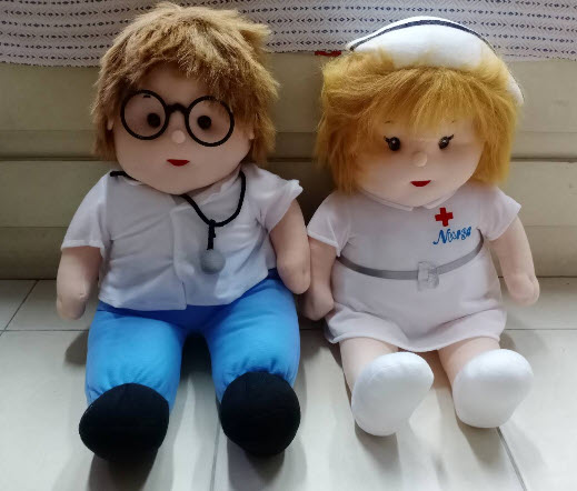 ตุ๊กตาแพ็คคู่ แพทย์ กับพยาบาล ขนาดสูง 50 ซ.ม. นั่งได้ น่ารักมาก