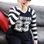 ชุดว่ายน้ำคนอ้วน พร้อมส่ง :ชุดว่ายน้ำไซส์ใหญ่สีดำขาวแต่งลายทางและอักษร แต่งชายเสื้อ set 4 ชิ้นมีเสื้อแขนยาว บราตัวใน กางเกงบิกินี่ กางเกงด้านนอก แบบเก๋น่ารักมากๆจ้า :รายละเอียดไซส์คลิกเลยจ้า