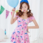 ชุดว่ายน้ำแฟชั่นพร้อมส่ง :ชุดว่ายน้ำแฟชั่นสีฟ้าแต่งลายผีเสื้อสีสันสดใส กางเกงขาสั้นใส่ด้านในน่ารักมากๆจ้า:รอบอก34-40นิ้ว เอว28-36นิ้ว สะโพก34-40นิ้วจ้า