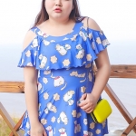 ชุดว่ายน้ำคนอ้วน พร้อมส่ง :ชุดว่ายน้ำแฟชั่นสีฟ้าแต่งลายการ์ตูนเว้าไหล่ สีสันสดใสแบบเก๋ มีกางเกงขาสั้นใส่ด้านในน่ารักมากๆจ้า:รอบอก36-42นิ้ว เอว34-42นิ้ว สะโพก40-48นิ้วจ้า