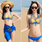 ชุดว่ายน้ำแฟชั่นสีน้ำเงิน พร้อมส่ง :ชุดว่ายน้ำทูพีชสีน้ำเงินแต่งลายผ้าสีสันสดใสผ้าคลุมแบบเก๋ set 3ชิ้นsexyมากๆจ้า:รอบอก32-36นิ้ว เอว30-36นิ้ว สะโพก32-38นิ้วจ้า