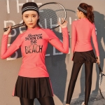 ชุดว่ายน้ำทูพีชเล่นกีฬาแขนขายาว แบบสปอร์ตพร้อมส่ง :ชุดว่ายน้ำคนอ้วนแขนยาวสีชมพูแต่งลายอักษร กางเกงขายาวแต่งกระโปรงระบาย แบบสวยน่ารักมากๆจ้า:รอบอก36-44นิ้ว เอว32-40นิ้ว สะโพก36-44นิ้ว