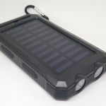 แบตสำรองโซล่าเซลล์ 50,000 mAh รุ่นมีขอเกี่ยวกระเป๋า สีดำ