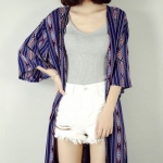 เสื้อคลุมแฟชั่น พร้อมส่ง : เสื้อคลุมสีน้ำเงินแต่งลายสีสันสดใส แบบสวยมากจ้า