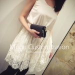 ((พร้อมส่ง)) เสื้อผ้าแฟชั่นผู้หญิง : เดรสสีขาว แต่งลูกไม้ที่กระโปรงพริ้วๆ น่ารักมากๆจ้า