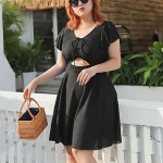 ชุดว่ายน้ำไซส์ใหญ่ ชุดเที่ยวทะเล 6xl พร้อมส่ง:ชุดว่ายน้ำคนอ้วนสีดำแต่งแขนระบายและโบว์ผ่าด้านหน้าและหลัง มีกางเกงขาสั้นใส่ด้านในแบบสวยsexyมากๆจ้า:รอบอก40-50นิ้ว เอว32-42นิ้ว สะโพก44-54นิ้ว