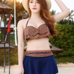 ชุดว่ายน้ำทูพีชพร้อมส่ง :ชุดว่ายน้ำแฟชั่นทูพีชสีน้ำตาลน้ำเงิน แต่งลายผ้ามีกางเกง สีสดใสน่ารักมากๆจ้า:อก28-36นิ้ว เอว24-32นิ้ว สะโพก24-34นิ้วจ้า