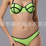 ชุดว่ายน้ำแฟชั่นพร้อมส่ง :ชุดว่ายน้ำแฟชั่นทูพีชสีเขียว แต่งลายผ้าตัดขอบดำ สีสดใสน่ารักมากๆจ้า:รอบอก28-32นิ้ว เอว30-34นิ้ว สะโพก32-36 นิ้วจ้า