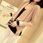 เสื้อผ้าแฟชั่นผู้หญิง ((พร้อมส่ง)) : เสื้อคลุมแบบเก๋สีน้ำตาลตัดขอบสีขาว เก๋ เก๋ ดีจ้า