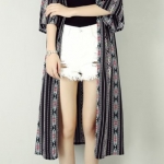 เสื้อคลุมแฟชั่น พร้อมส่ง : เสื้อคลุมสีดำแต่งลายสีสันสดใส แบบสวยมากจ้า