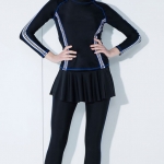 ชุดว่ายน้ำคนอ้วน แบบสปอร์ตพร้อมส่ง : ชุดว่ายน้ำไซส์ใหญ่สีดำแขนขายาวแต่งลายทาง. กางเกงขายาวแต่งกระโปรงระบาย แบบสวยมากๆจ้า:รอบอก32-40นิ้ว เอว28-38นิ้ว สะโพก34-44นิ้ว