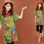 ((พร้อมส่ง)) เสื้อผ้าแฟชั่นผู้หญิง : เสื้อแฟชั่นสีเขียว แต่งลายดอกไม้ ปักเลื่อมสีสดใส แขนผ้าโปร่ง ใส่เป็นเดรสได้ น่ารักมากๆจ้า