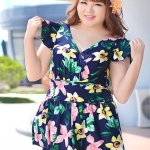 ชุดว่ายน้ำไซส์ใหญ่พร้อมส่ง:ชุดว่ายน้ำแฟชั่นสีดำแต่งลายดอกไม้สีสันสดใส กางเกงขาสั้นใส่ด้านในน่ารักมากๆจ๊ะ:รอบอก46-56นิ้ว เอว38-48นิ้ว สะโพก42-54นิ้วจ้า