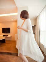 ชุดคลุมท้องแขนยาว มีซับใน ด้านข้างยาว สีขาว L,XL