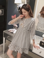 ชุดคลุมท้อง ชุดลุกไม้ฉลุรู แขนระบาย กระดุมเปิดให้นมได้ อกสม๊อค มีเชือกผูก มีซับใน M,L,XL,XXL