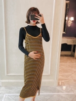 เอี๊ยมกระโปรงคลุมท้องยาว ผ้าไหมพรมยืดตัวนิ่ม มาพร้อมเสื้อแขนยาวใส่น่ารักมากค่ะ