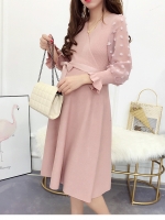 เดรสคลุมท้องแฟชัน ผ้ายืดเนื้อนิ่ม ช่วงแขนซีทรูประดับด้วยดอกไม้3มิติ ช่วงเอวผูกปรับขนาด ฟรีไซส์