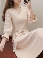 เดรสคลุมท้องแฟชัน ผ้ายืดเนื้อนิ่ม ช่วงแขนซีทรูประดับด้วยดอกไม้3มิติ ช่วงเอวผูกปรับขนาด ฟรีไซส์