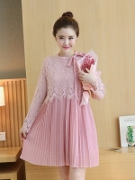 เดรสคลุมท้อง ชุดลูกไม้แขนยาว ผูกโบว์ที่คอน่ารักจี๊ดๆ ช่วงล่างกระโปรงอัดพรีท M,L,XL,XXL