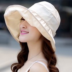 หมวกแฟชั่นพร้อมส่ง : หมวกปีกบานกว้างกันแดดสีครีม พักเก็บง่ายแบบสวยน่ารักๆจ้า