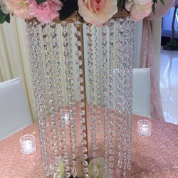 คริสตัลห้อย คริสตัลแปดเหลี่ยมสำหรับประดับสถานที่มีหลายแบบสามารถร้อยเป็นเส้นด้วยห่วงลวด