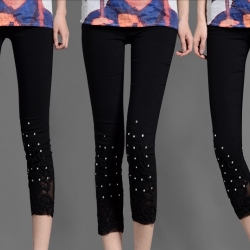 กางเกง กระโปรงแฟชั่นผู้หญิงพร้อมส่ง : กางเกงสีดำแฟชั่น แต่งลายปักที่ขากางเกง แบบเก๋ น่ารักๆจ้า