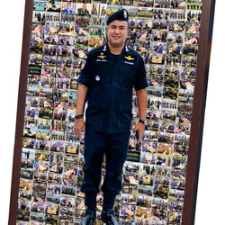 ของขวัญวันเกษียณ Mosaic Photo ขนาด 20x30 นิ้ว + กรอบไม้เส้นP32โอ๊ค E เคลือบร้อน