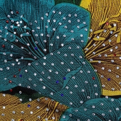 เสื้อผ้าแฟชั่นผู้หญิงพร้อมส่ง : เสื้อแฟชั่นสีเหลืองแต่งลายดอกไม้ ปักผ้า สวยมากๆจ้า